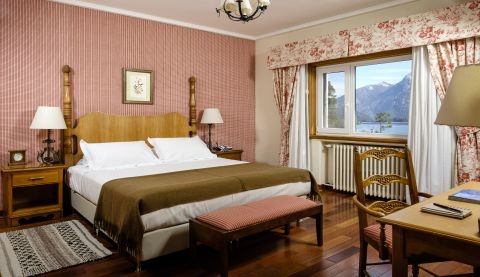 Lake Room